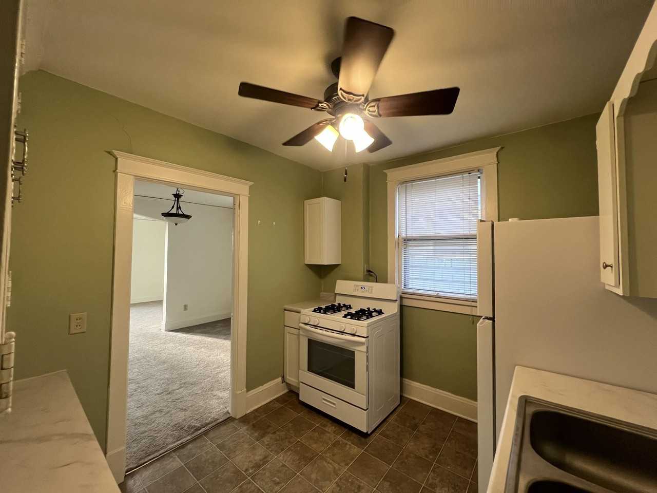 1822 1/2 John Ave - Photo 4 of 18