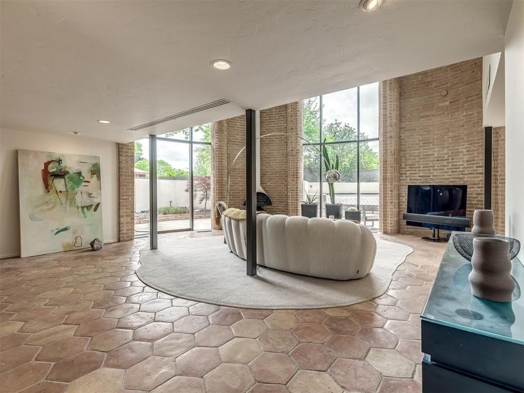 3404 Partridge Rd - Photo 5 of 50