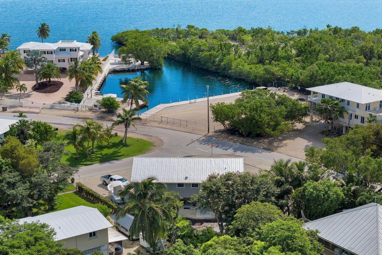 Sunset Dr - Photo 2 of 19