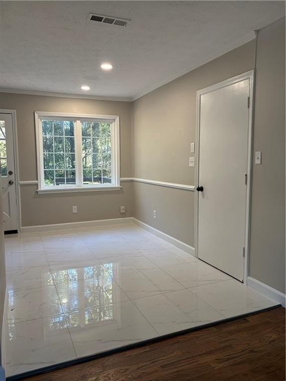 4795 Manor Dr - Photo 4 of 12