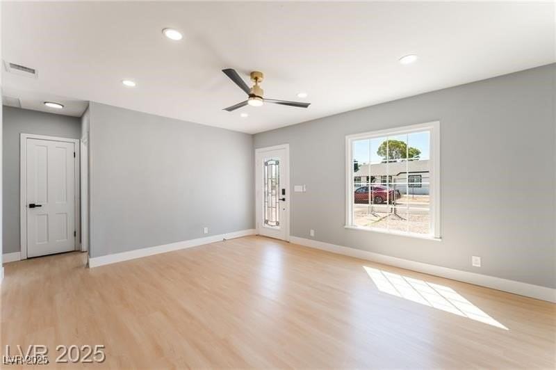 915 Melrose Dr - Photo 6 of 35