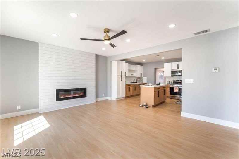 915 Melrose Dr - Photo 7 of 35