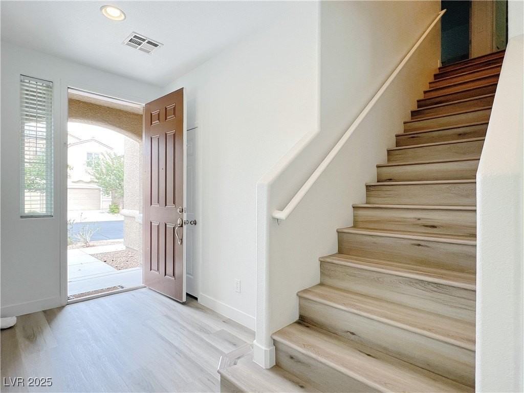 8821 Steaming Thunder Ct - Photo 3 of 31