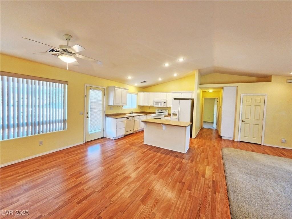 960 Lone Pine Rd - Photo 6 of 32