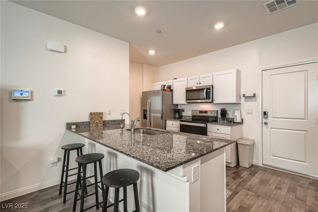 527 Clearsable Ave - Photo 3 of 11