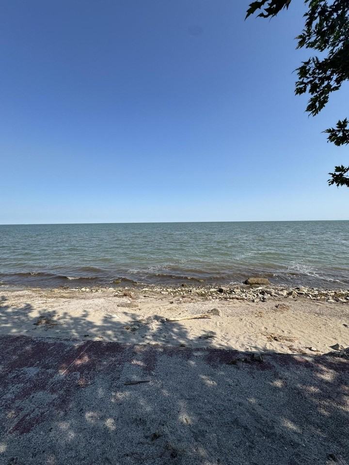 13512 Venetian Dr - Photo 3 of 36