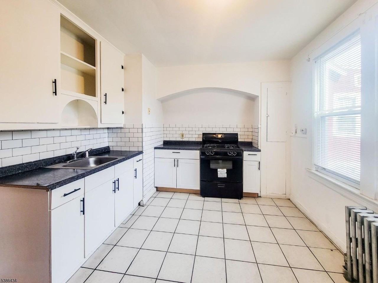 452 Myrtle Ave - Photo 3 of 11