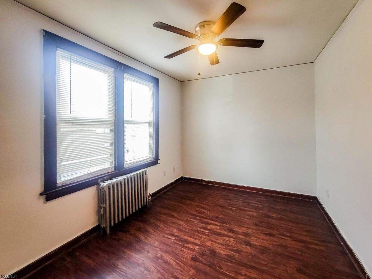 452 Myrtle Ave - Photo 5 of 11