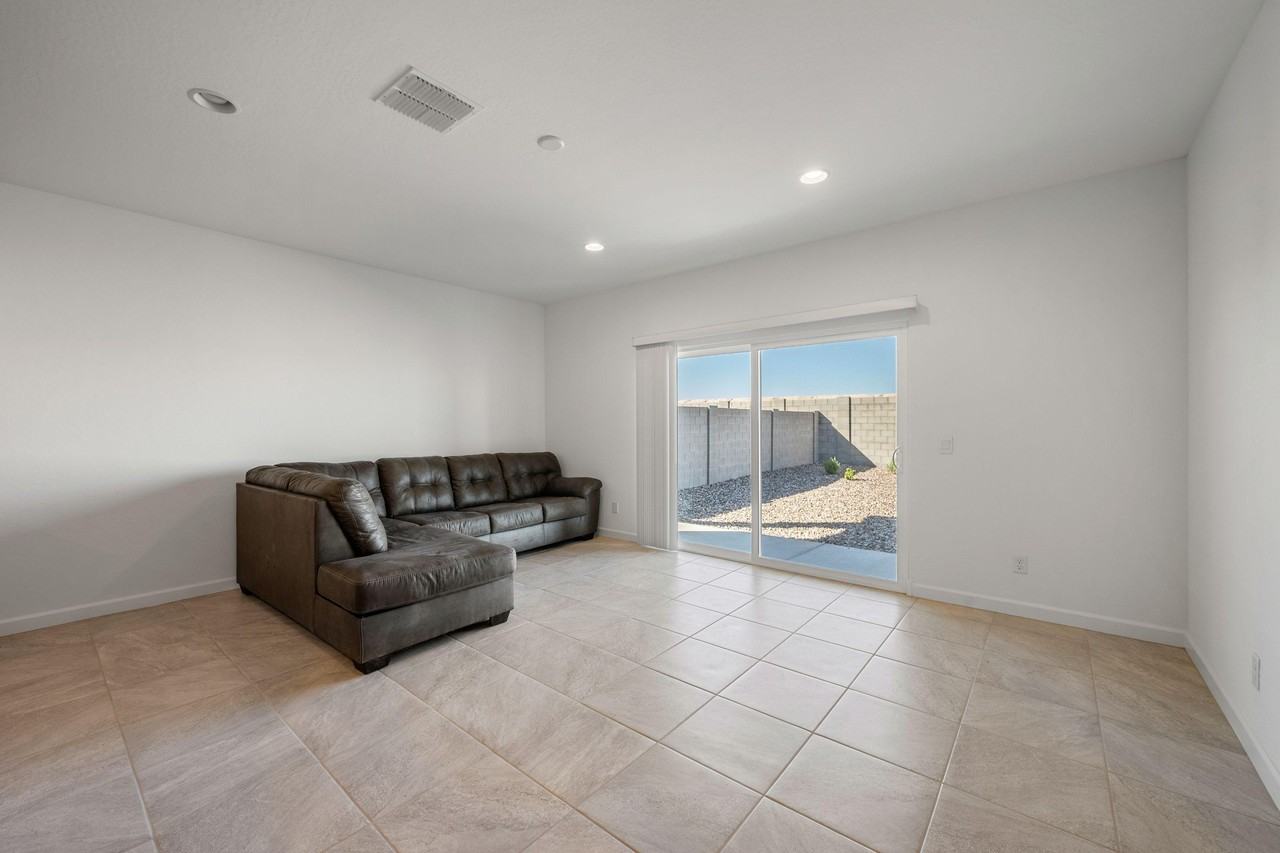 W Clemente Way - Photo 6 of 19