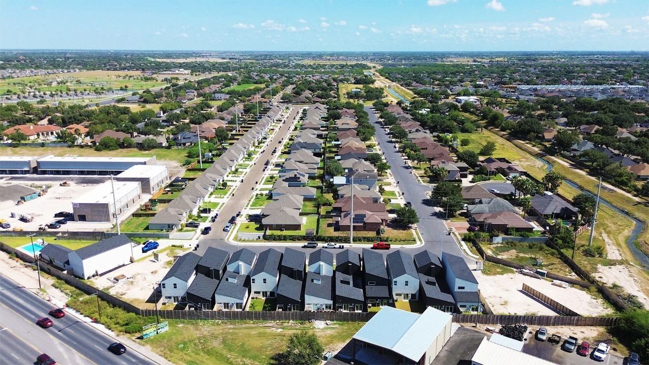 Warbler Ave - Photo 5 of 31