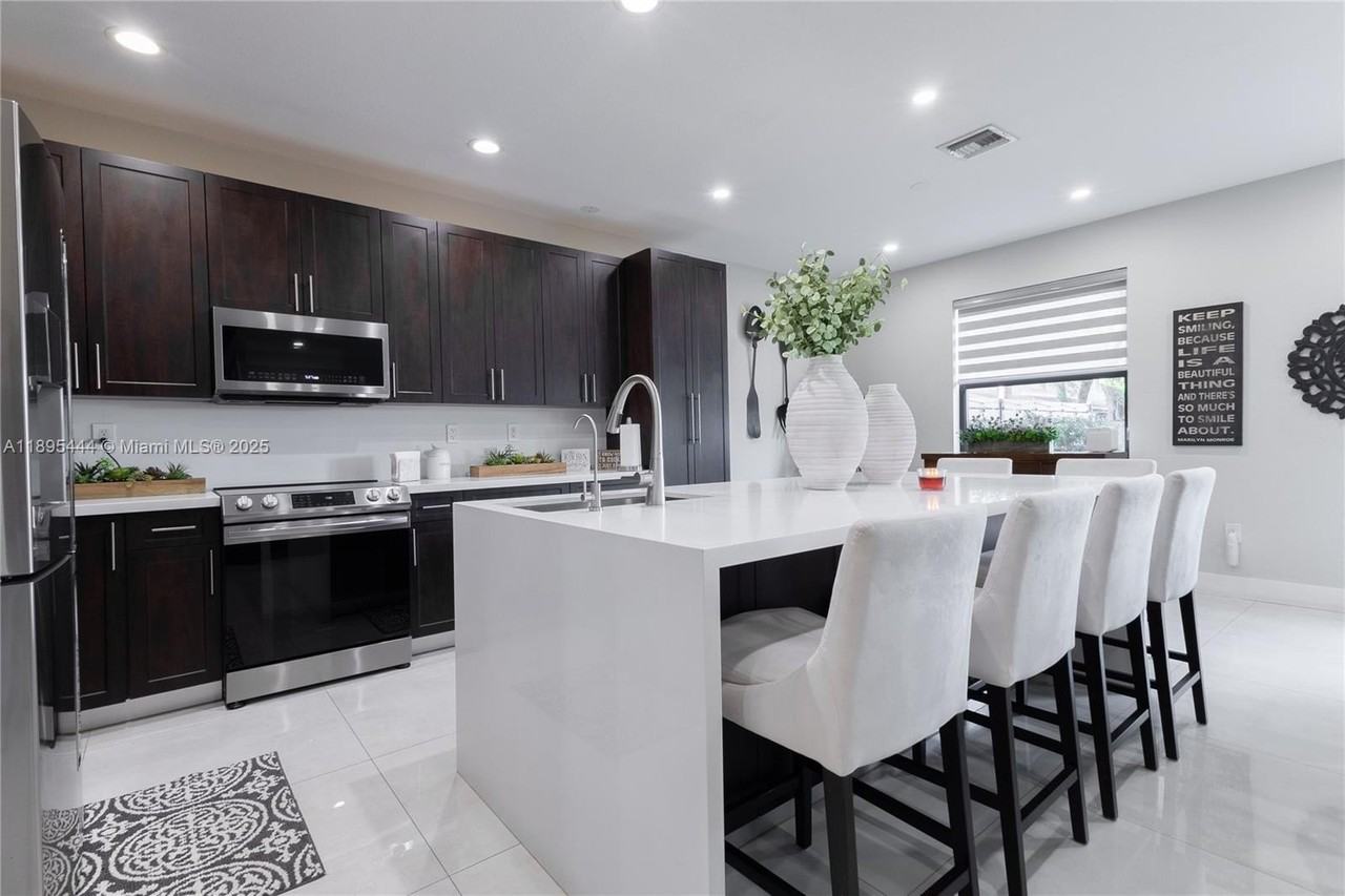 16377 Sw 71st Ter - Photo 6 of 31