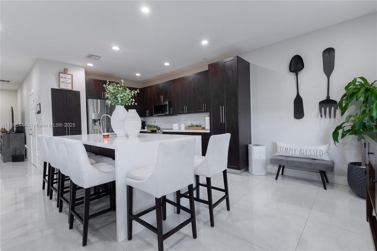 16377 Sw 71st Ter - Photo 7 of 31