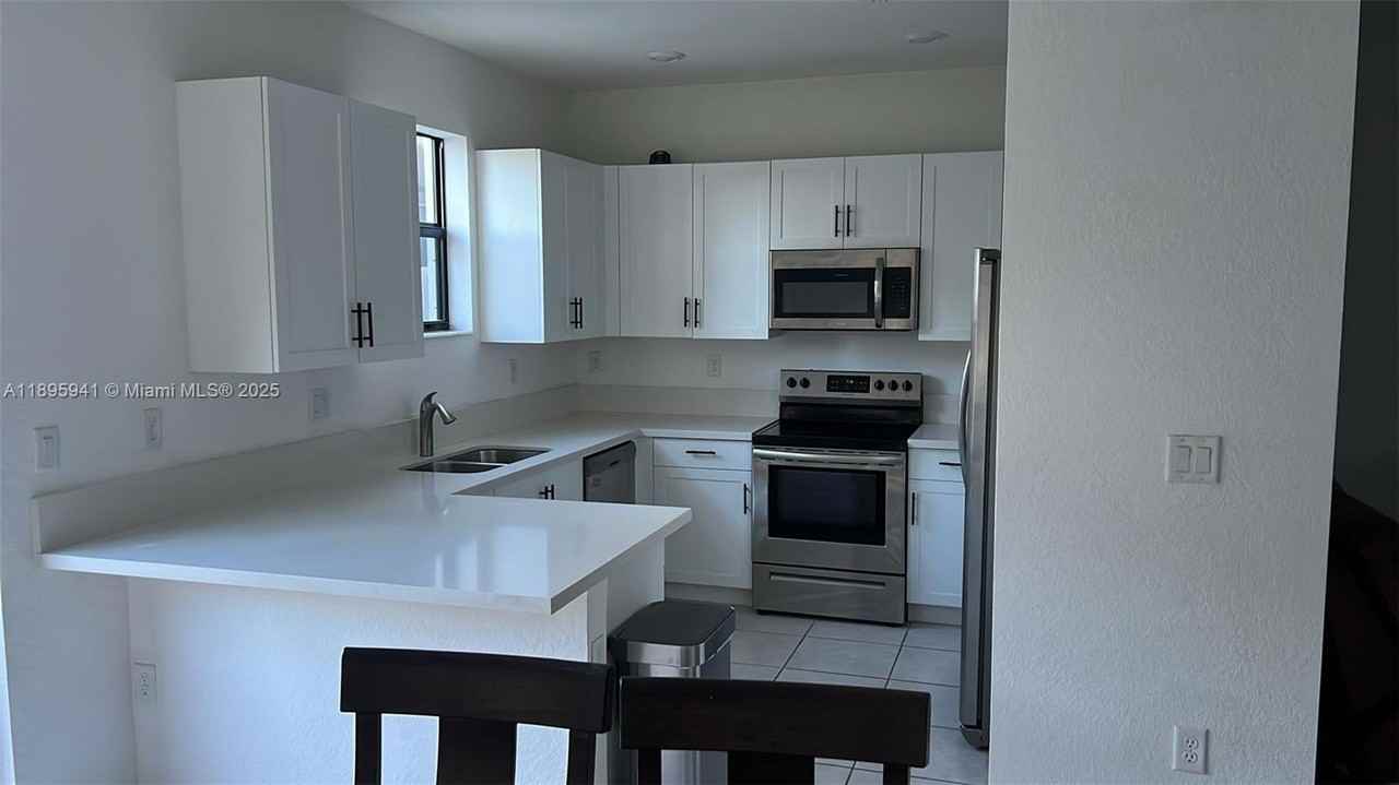 12738 Sw 230th Ter - Photo 3 of 16