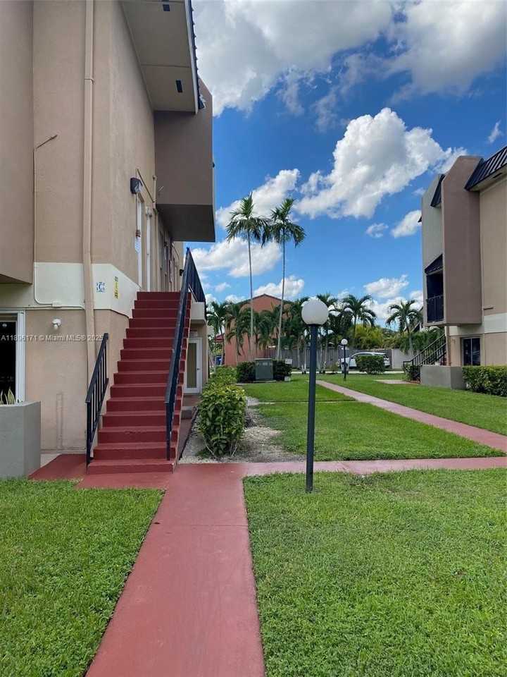 3901 Southwest 109th Avenue #9C - Photo 2 of 12