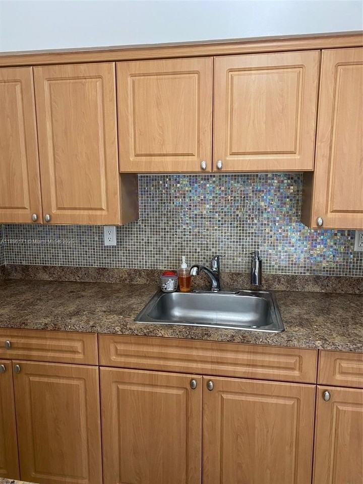 3901 Southwest 109th Avenue #9C - Photo 5 of 12