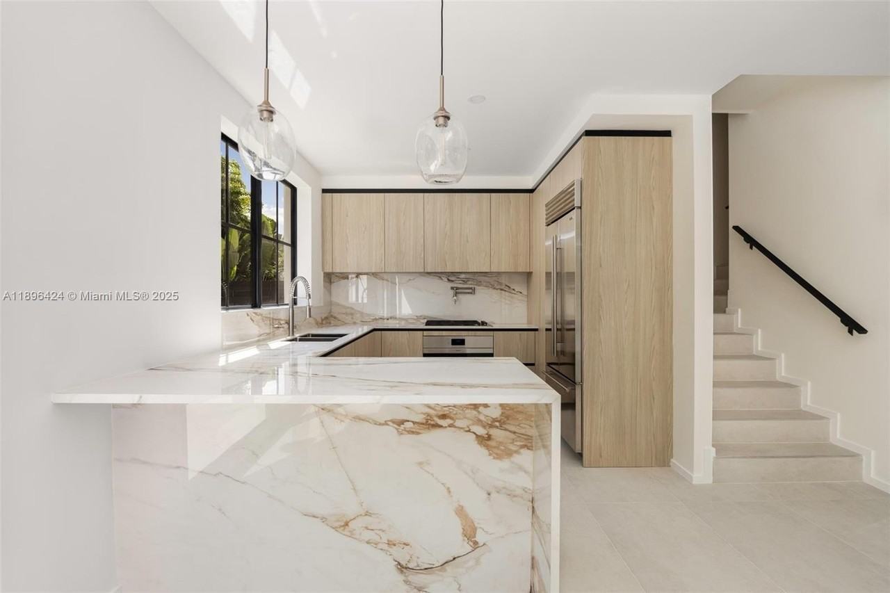 7498 Sw 100th St #8 - Photo 7 of 50