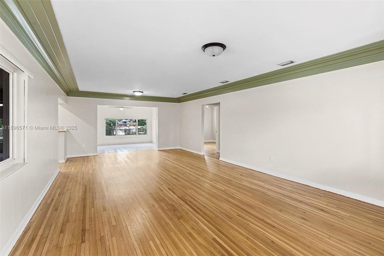 1221 Nw 34th Ave #1221 - Photo 3 of 33