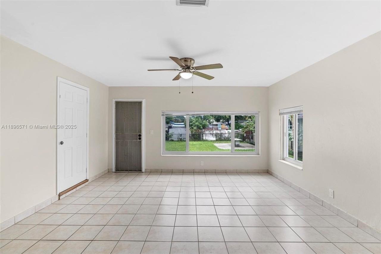 1221 Nw 34th Ave #1221 - Photo 7 of 33