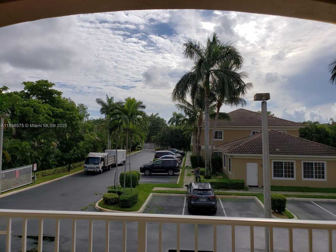 4950 Washington St #5 - Photo 3 of 19