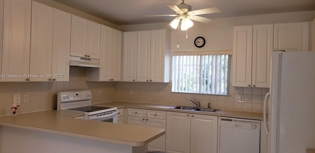 4950 Washington St #5 - Photo 7 of 19