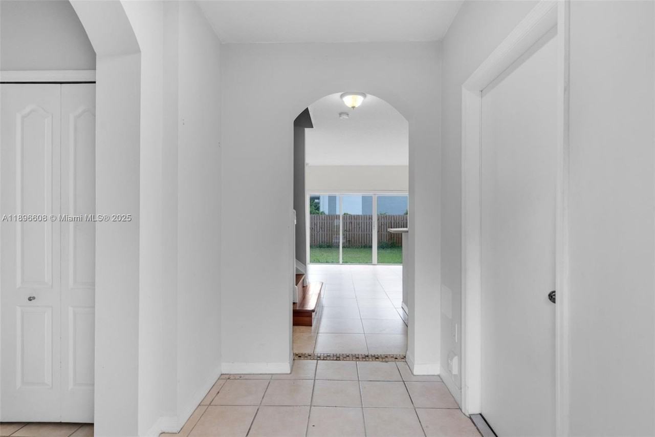 2883 Sw 129th Ter #2883 - Photo 3 of 18