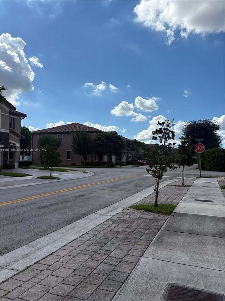 3383 W 90th St #3383 - Photo 4 of 23