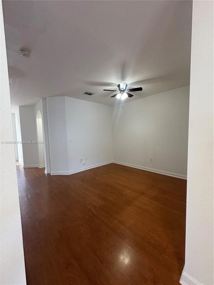 3383 W 90th St #3383 - Photo 6 of 23