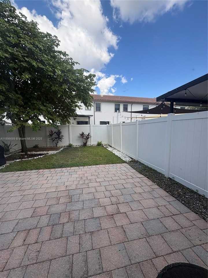 3383 W 90th St #3383 - Photo 7 of 23