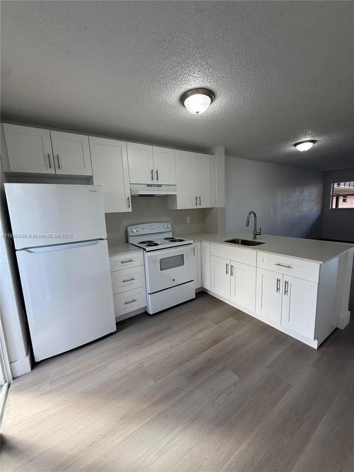 5425 W 24th Ave #16 - Photo 4 of 11