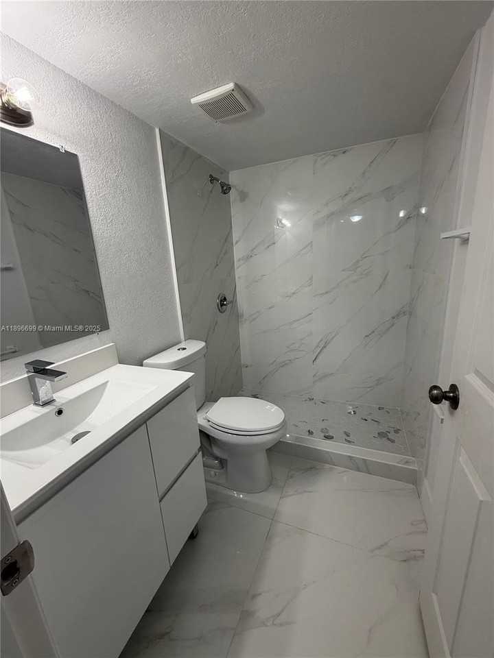 5425 W 24th Ave #16 - Photo 6 of 11