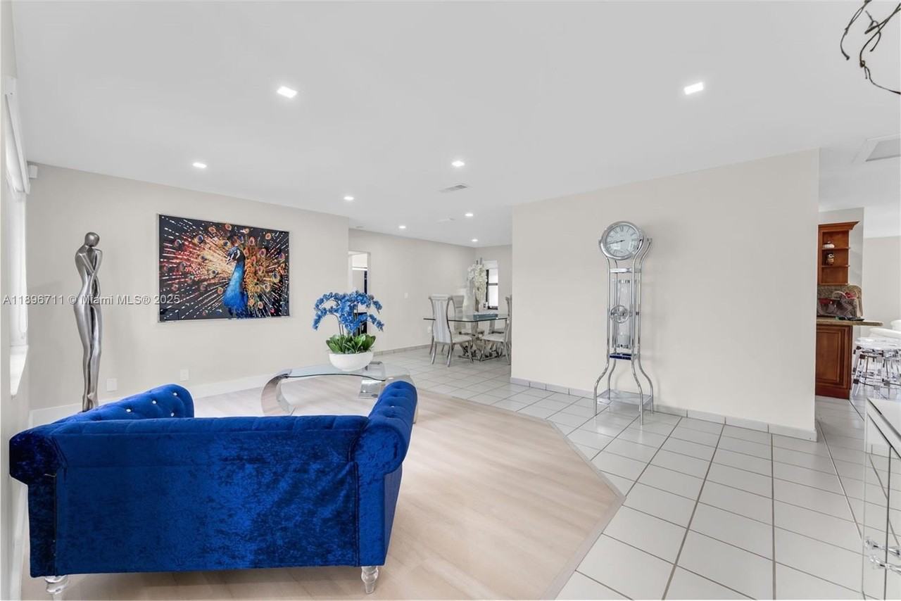 1417 Sw 139th Ave #1417 - Photo 4 of 27