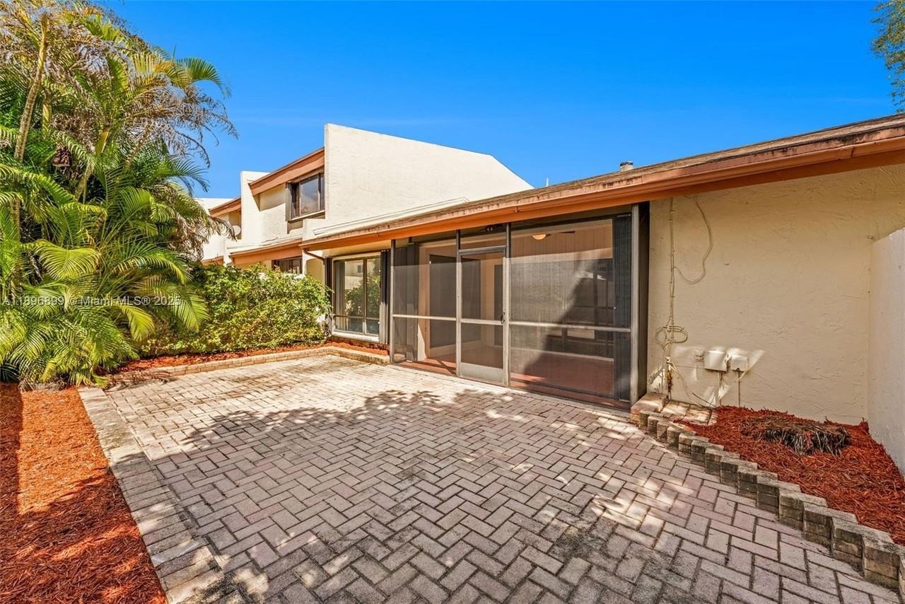 7688 Southwest 105th Place #0 - Photo 5 of 47