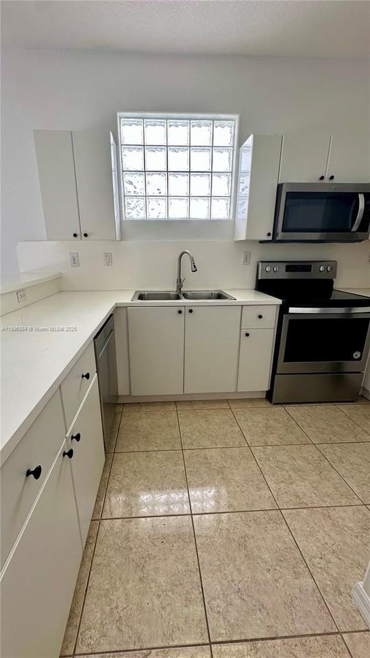 4316 Nw 113th Ct #4316 - Photo 3 of 18