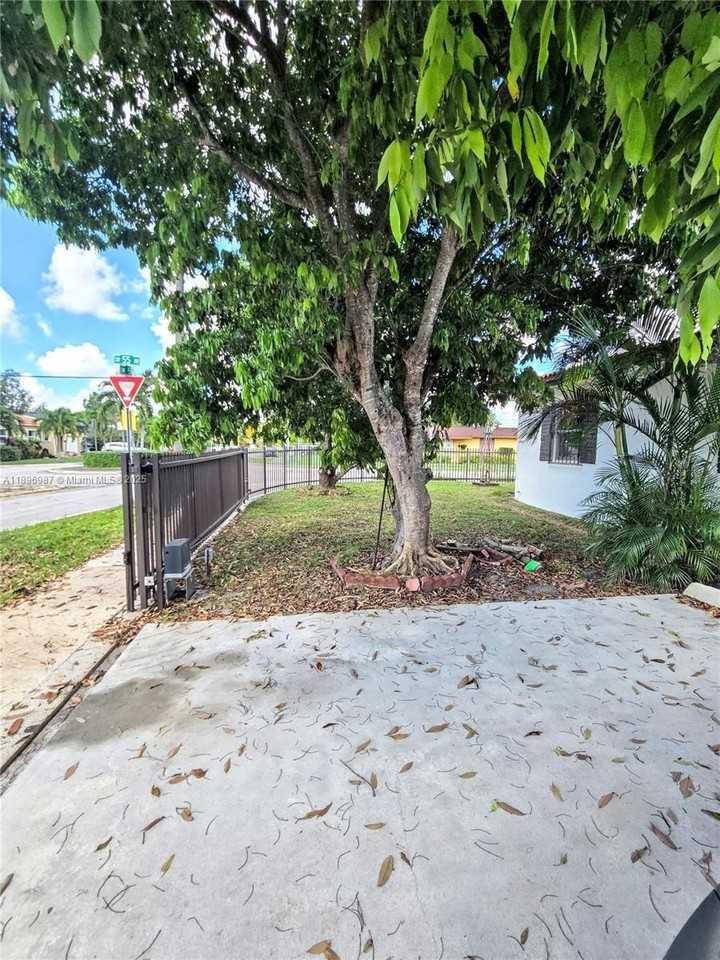 5451 Sw 5th Ter #5451 - Photo 7 of 37