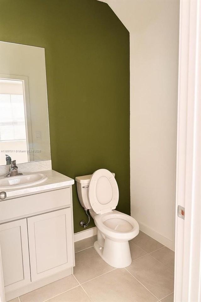 1509 NE 3rd Ave #1 - Photo 6 of 11