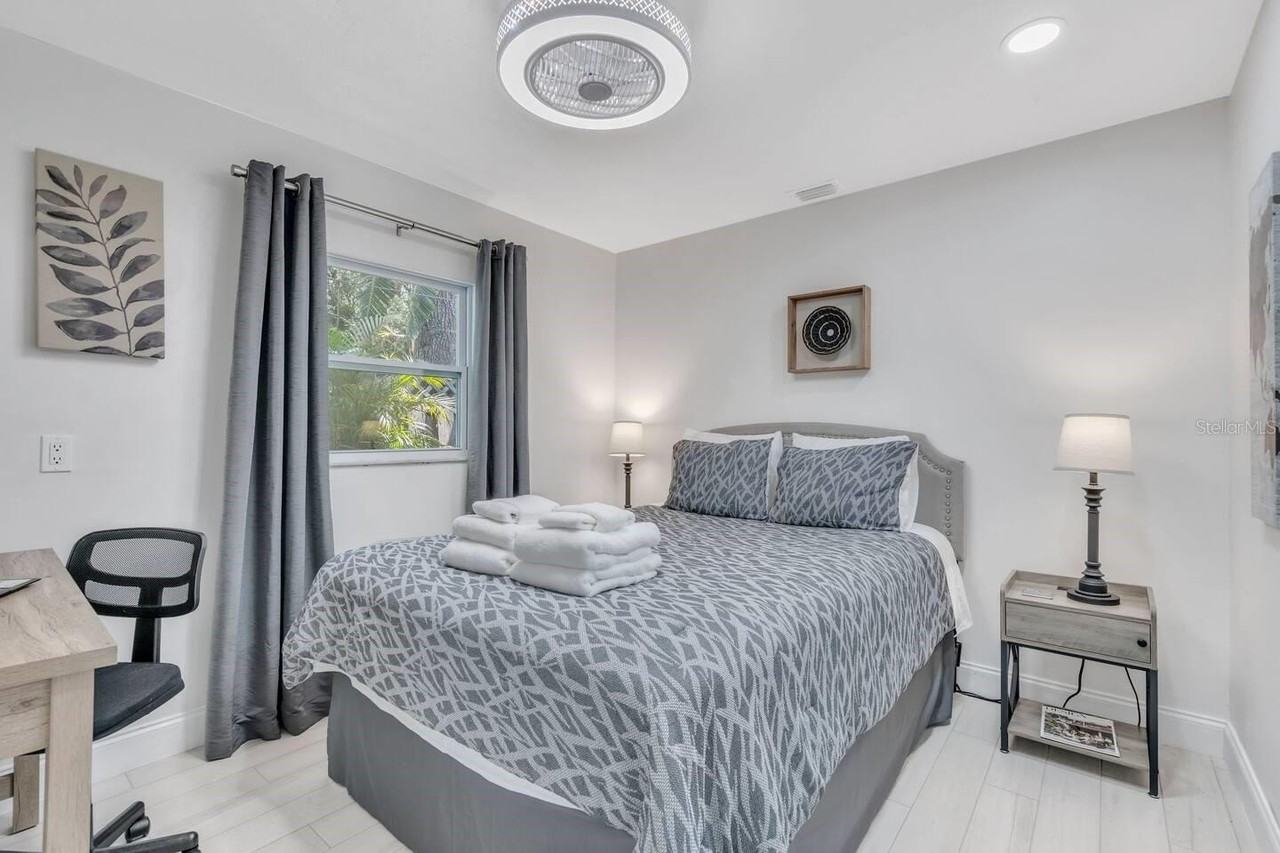 1317 13th St #B - Photo 3 of 36