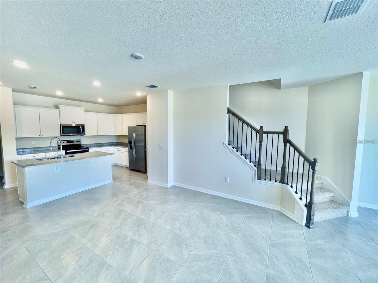 199 Redbud Rd - Photo 5 of 23