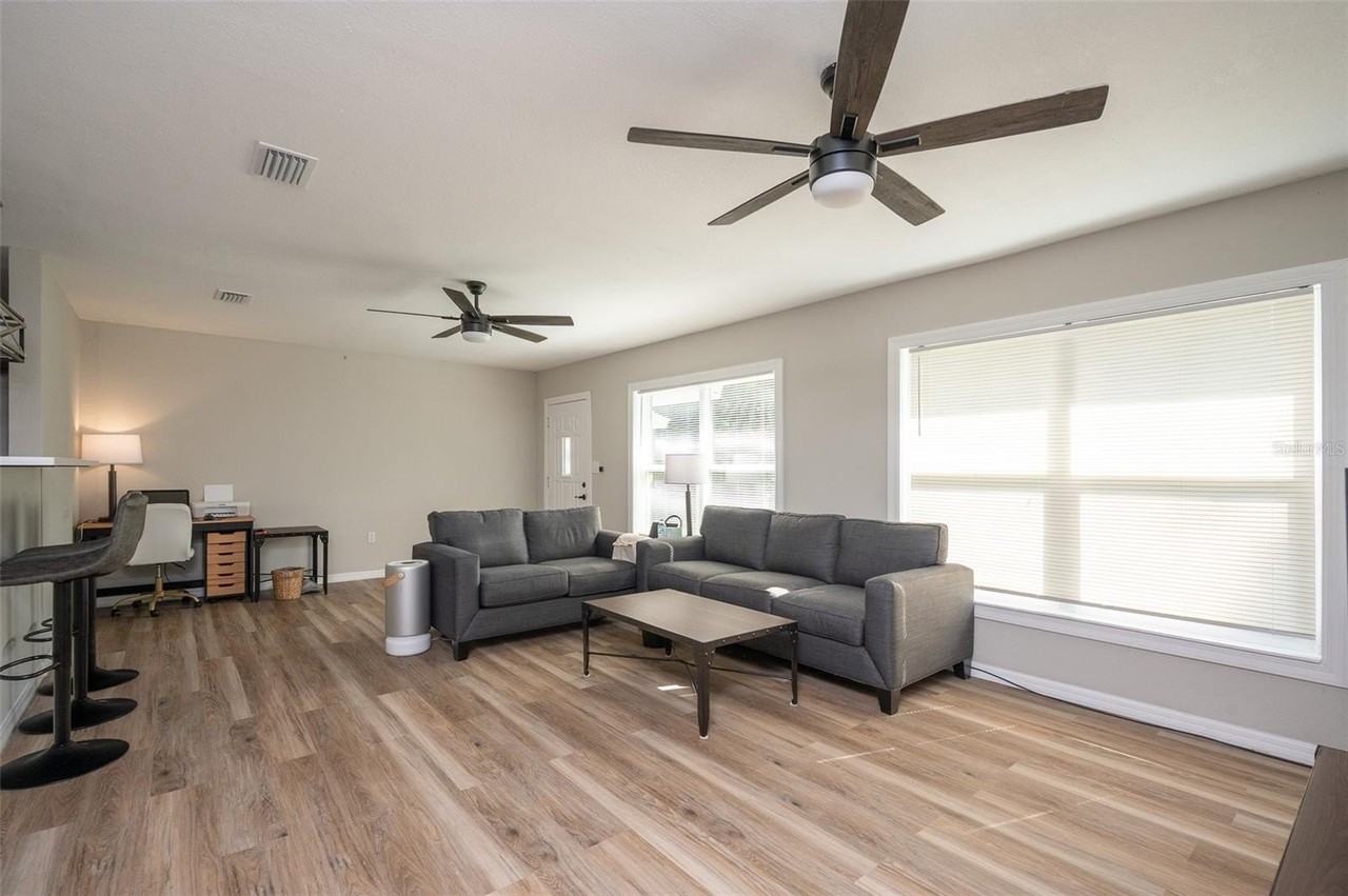 3806 Sw 18th St - Photo 4 of 14