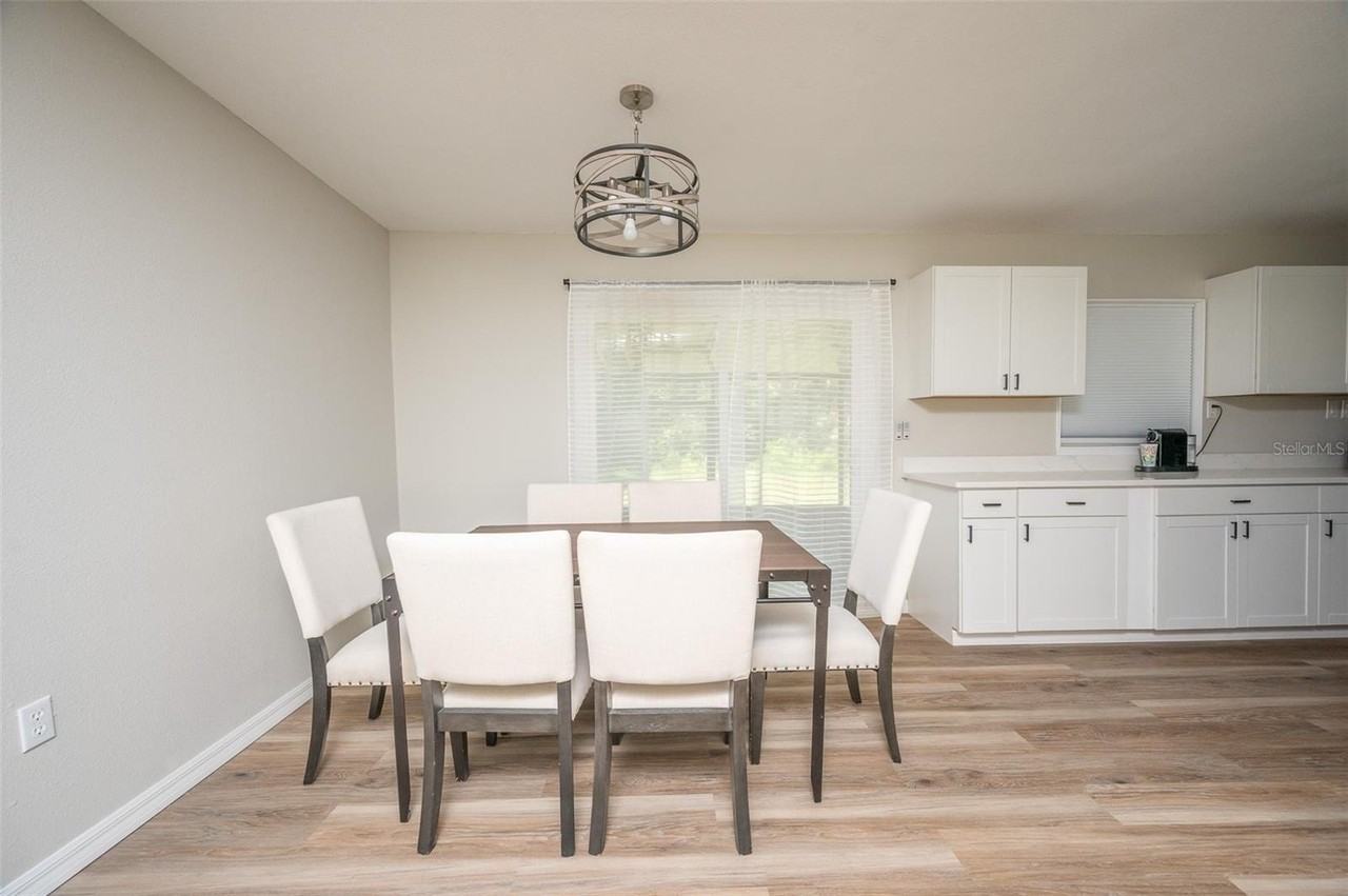 3806 Sw 18th St - Photo 5 of 14