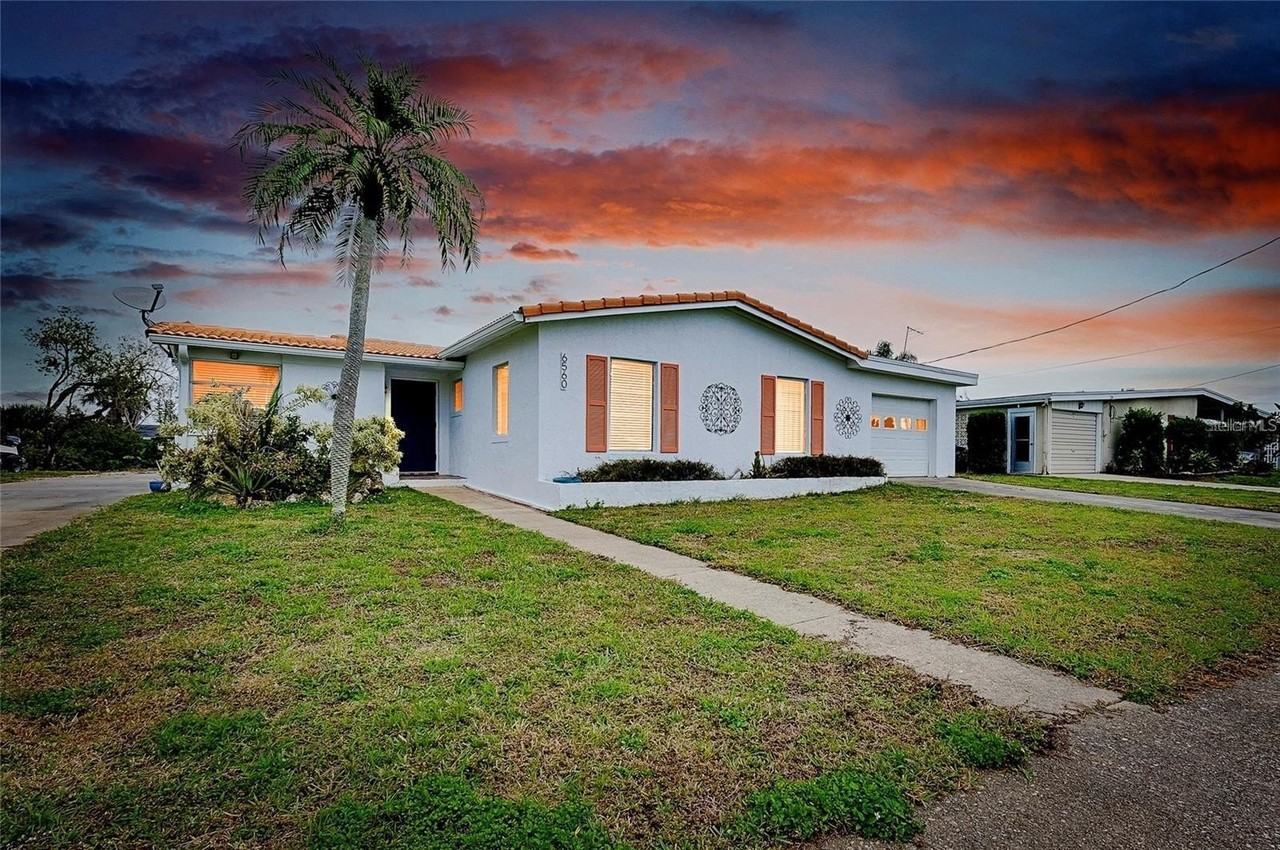 6560 Marius Rd - Photo 3 of 35