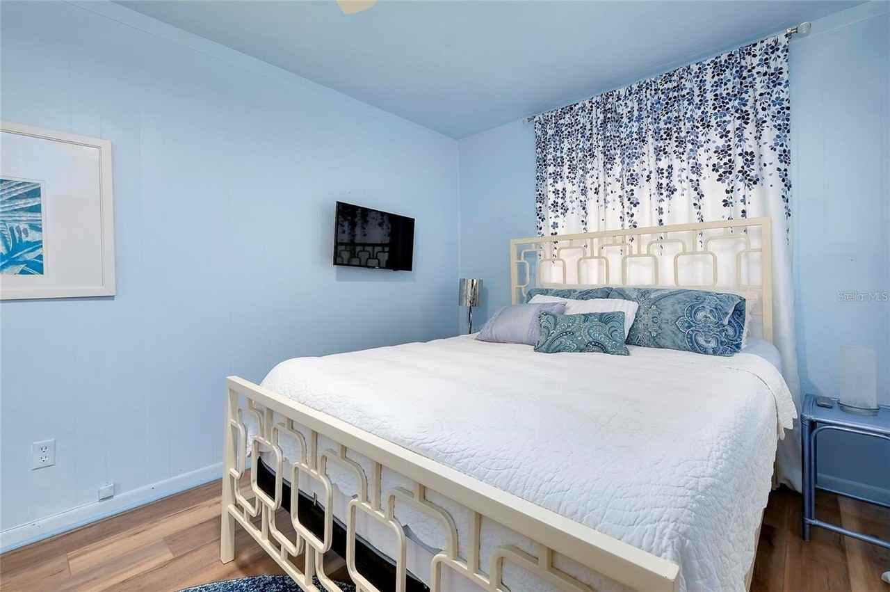 6560 Marius Rd - Photo 5 of 35