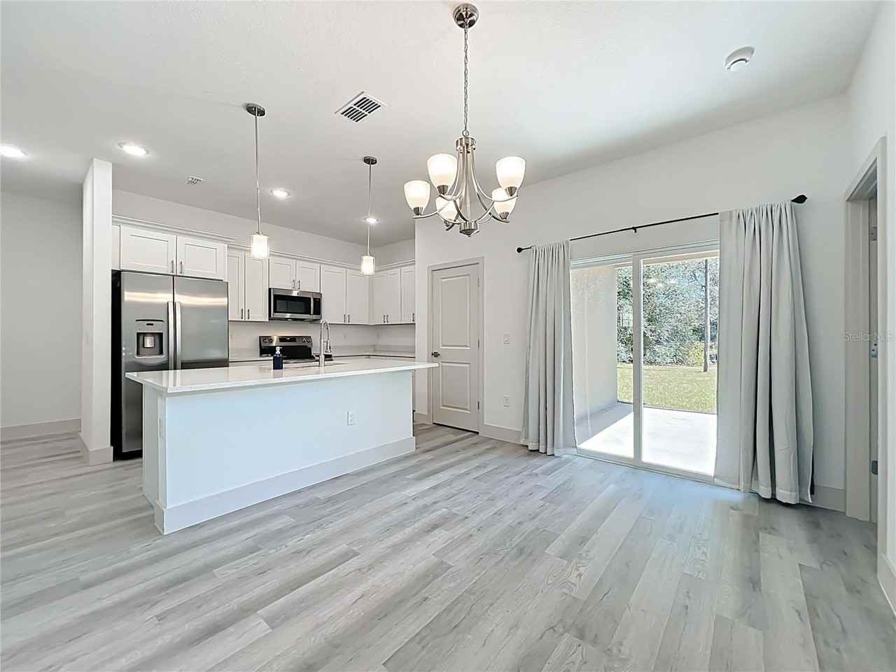 9301 N Akola Way - Photo 7 of 49