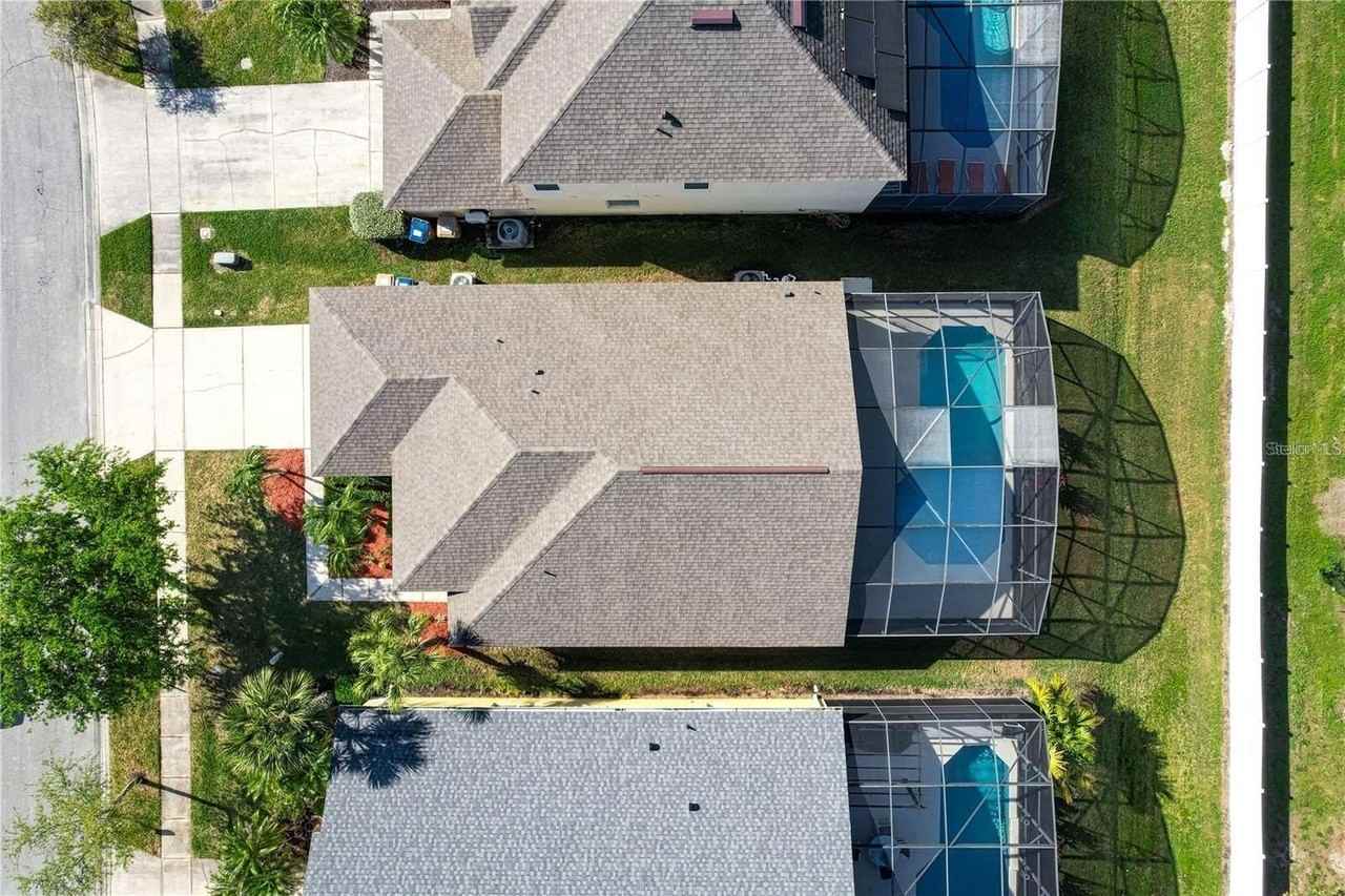 1175 Seasons Boulevard - Photo 4 of 30