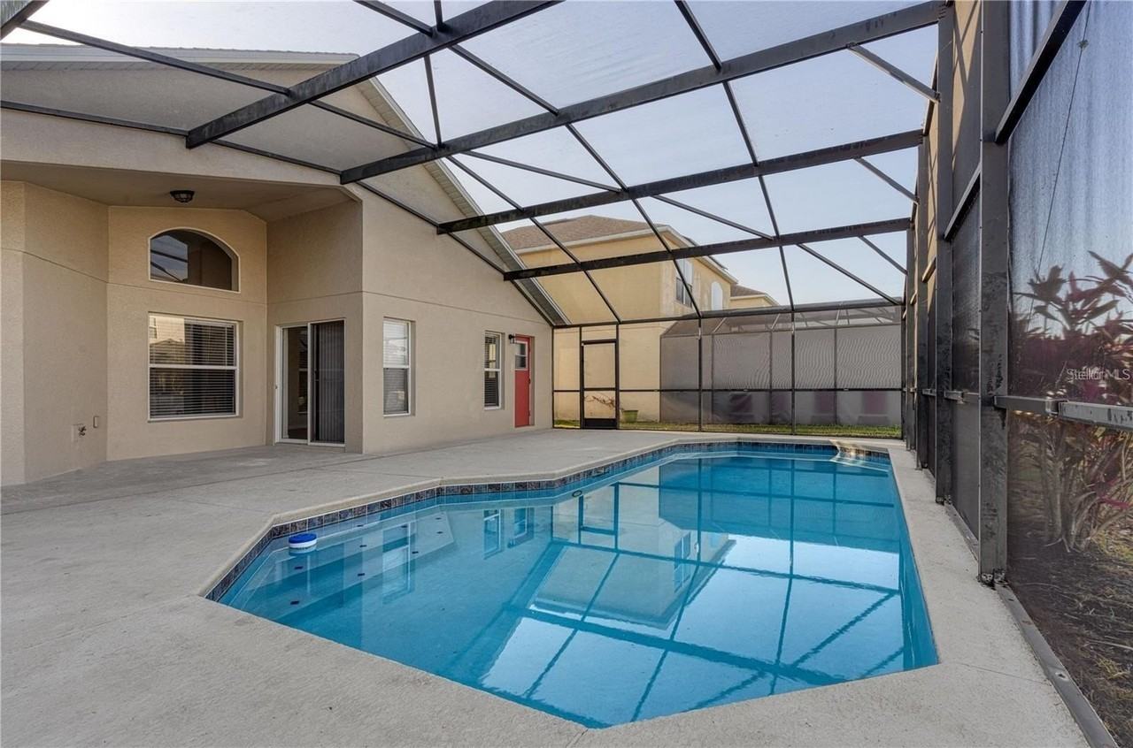 1175 Seasons Boulevard - Photo 6 of 30