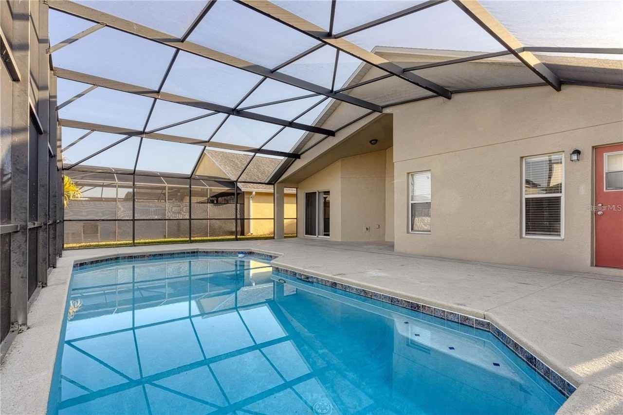 1175 Seasons Boulevard - Photo 7 of 30