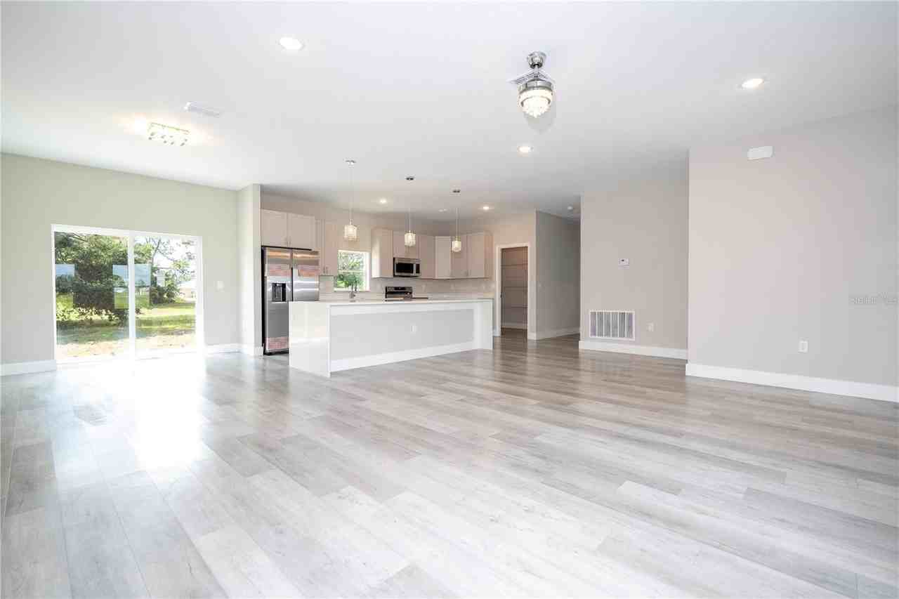 7916 Granada Rd - Photo 4 of 42