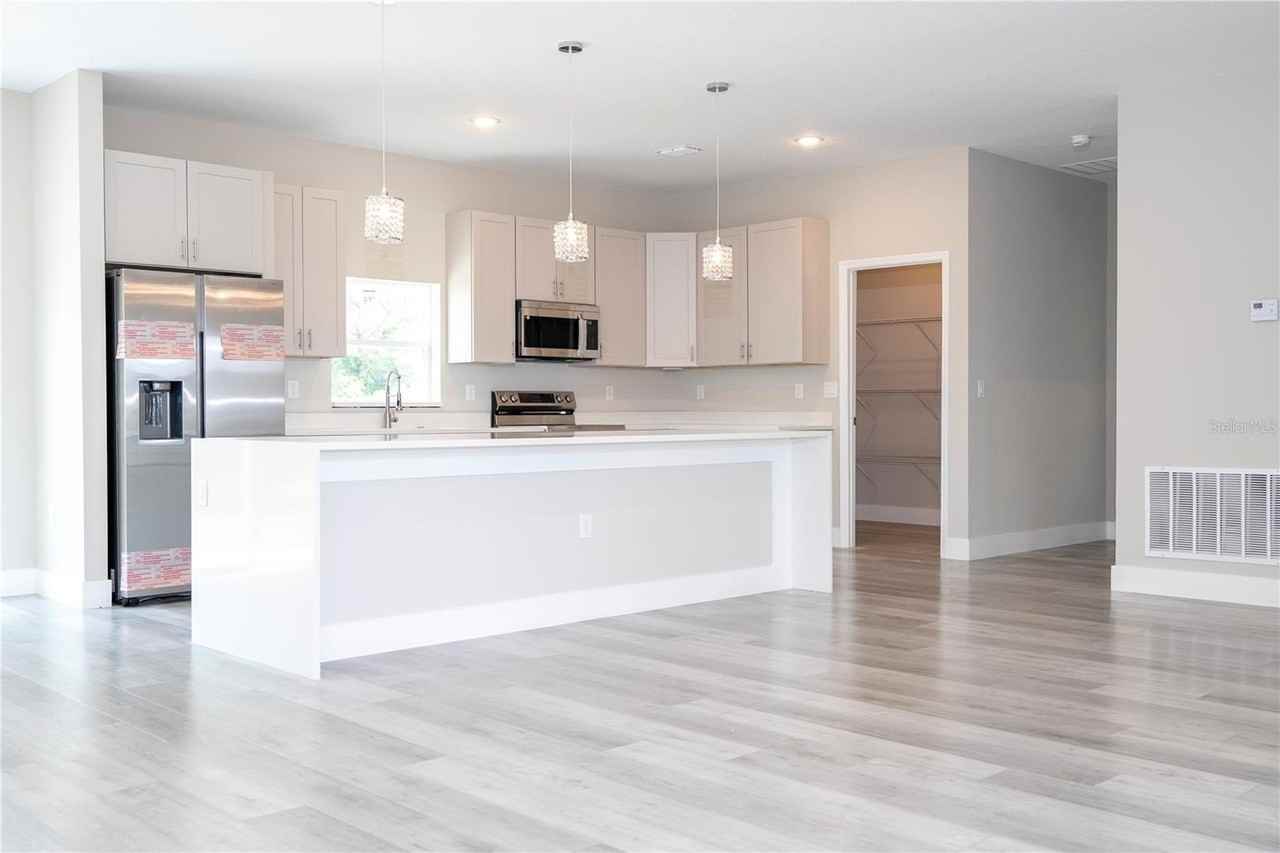 7916 Granada Rd - Photo 5 of 42