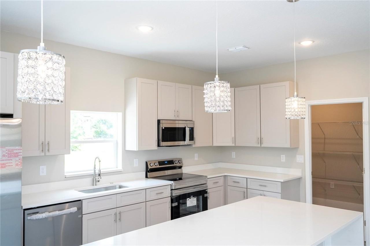 7916 Granada Rd - Photo 6 of 42