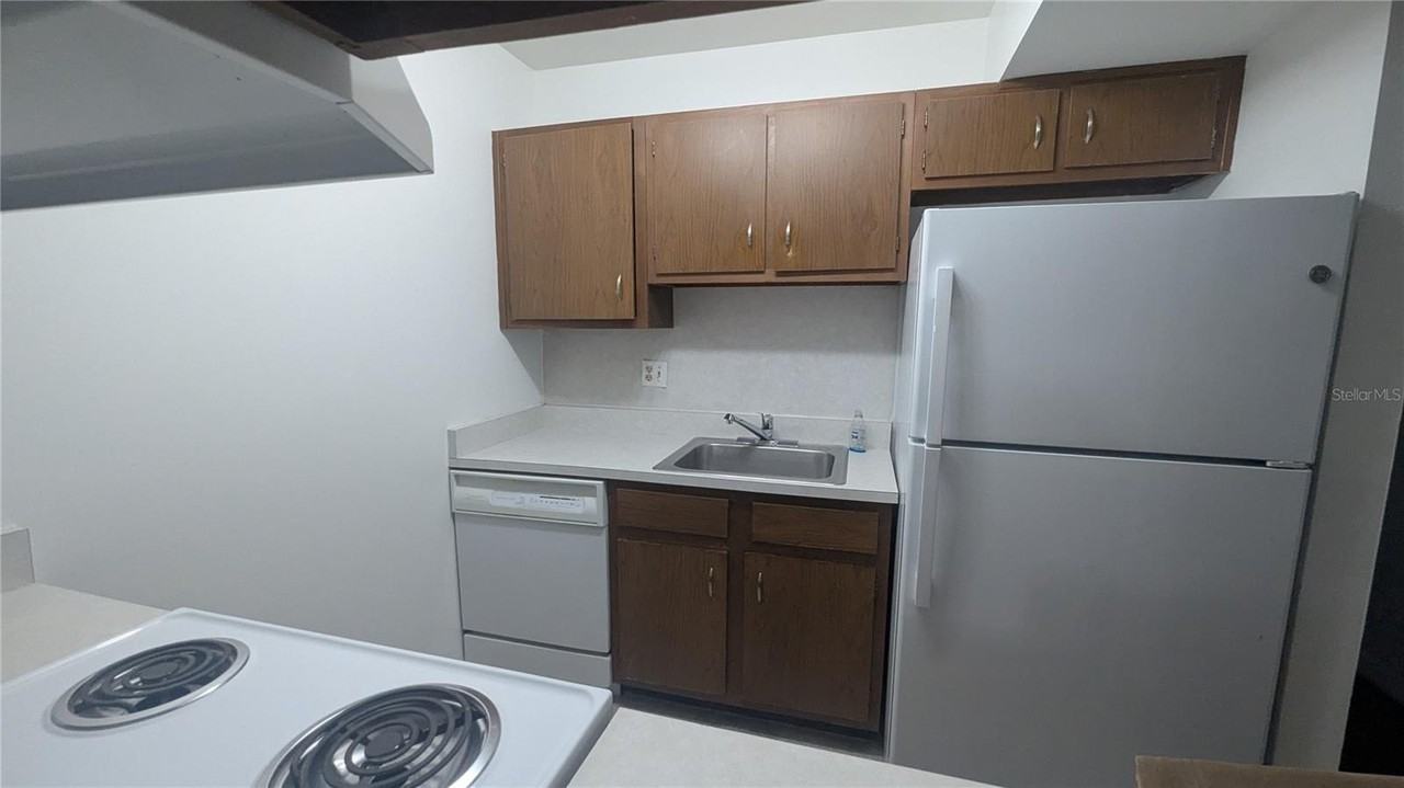 3294 S Semoran Blvd #14 - Photo 7 of 27