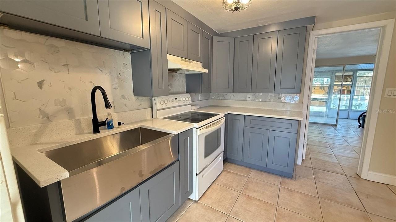 12611 1st Isle - Photo 7 of 19